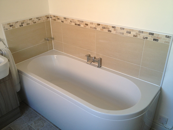 Complete Bath And Splashback Roundhay In Leeds With Bathroom Installation