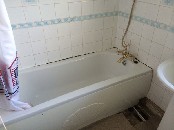 Bath Prior To Removal With Bathroom Installation In Leeds