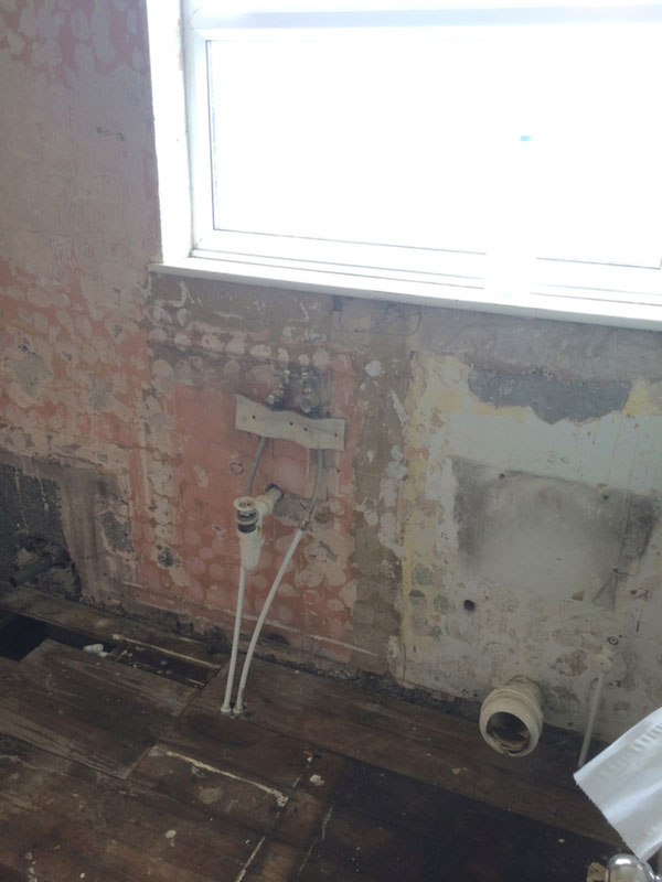 Removing A Bathroom Suite With Bathroom Installation In Leeds