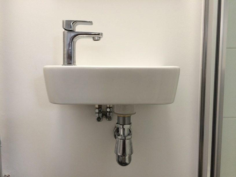 Fitting A Wall Hung Basin Correctly Uk Bathroom Guru - Fix Bathroom Sink To Wall
