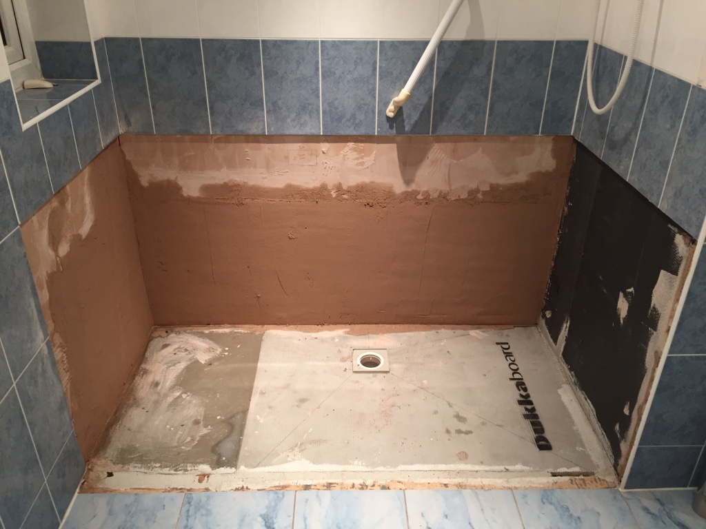 installing a wetroom tray former