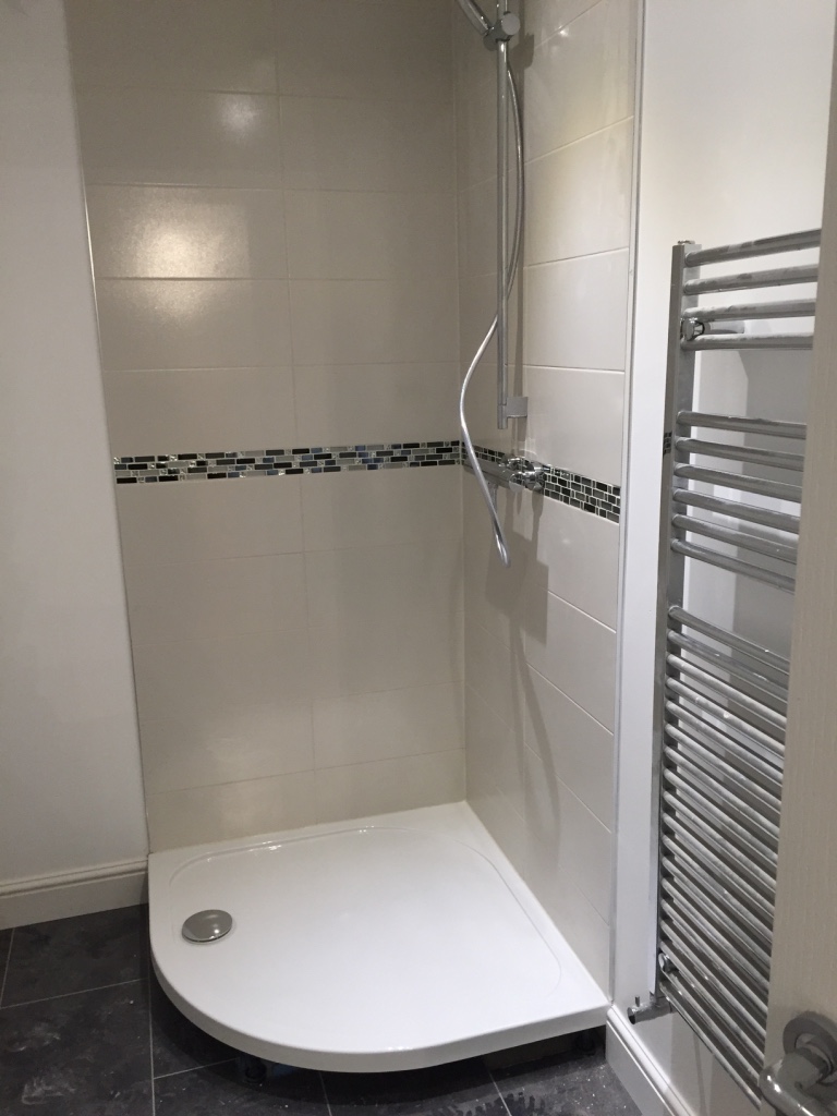 tiled en suite shower enclosure
