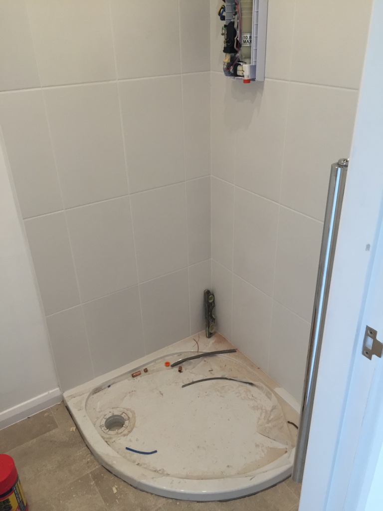 En suite shower tiling