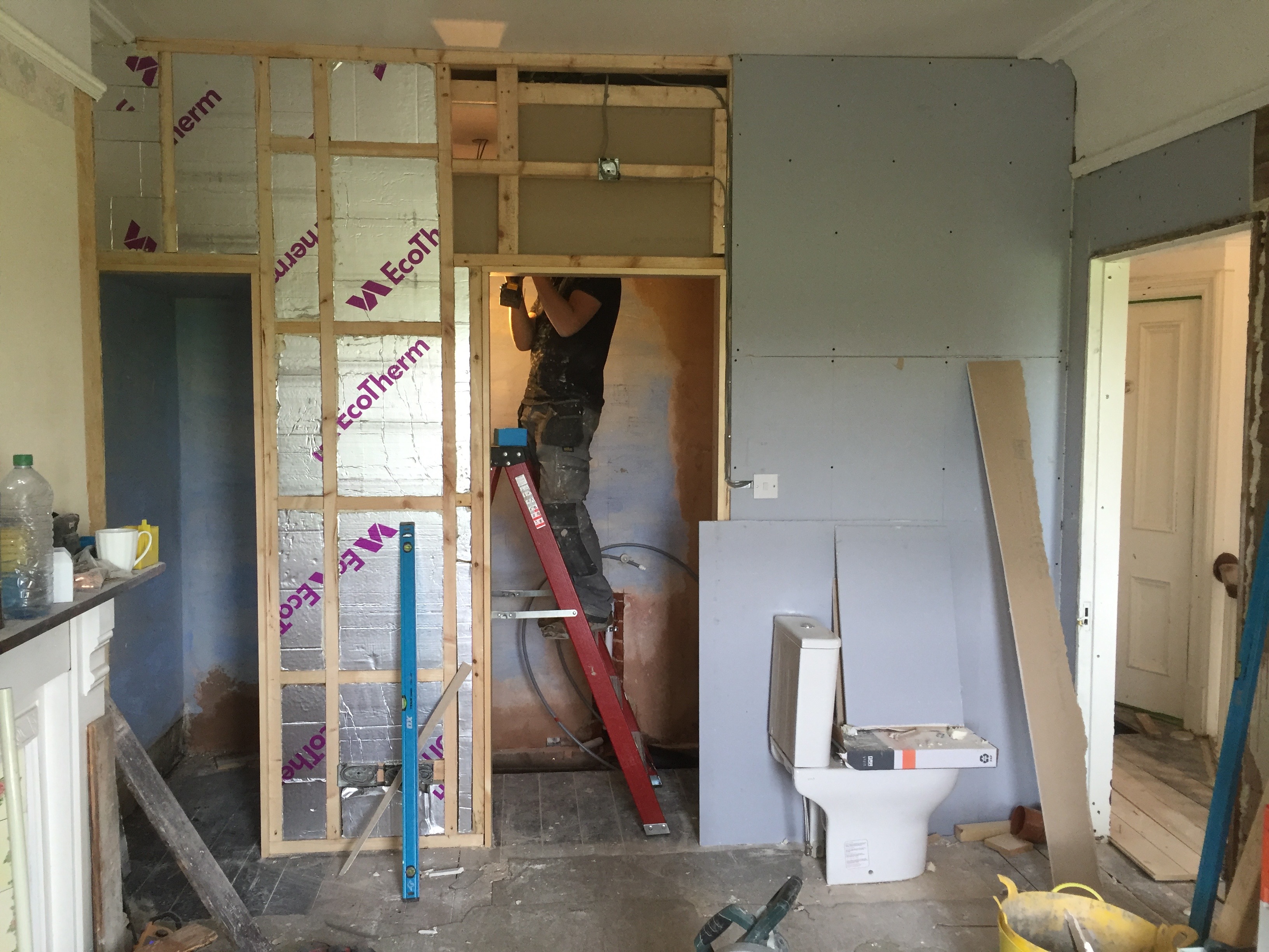 insulating-double-boarding-en-suite-walls