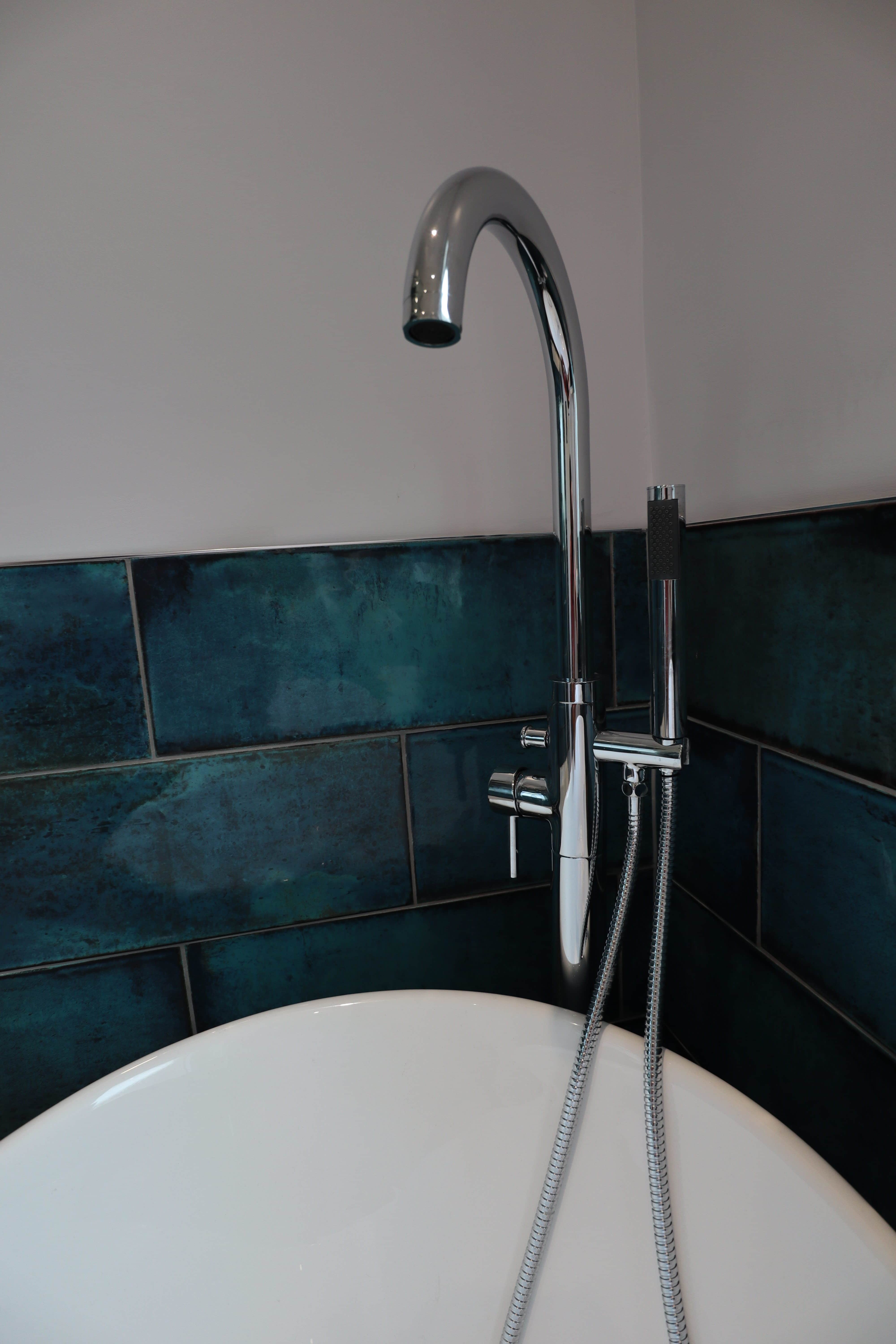 aquamarine bathroom tiles